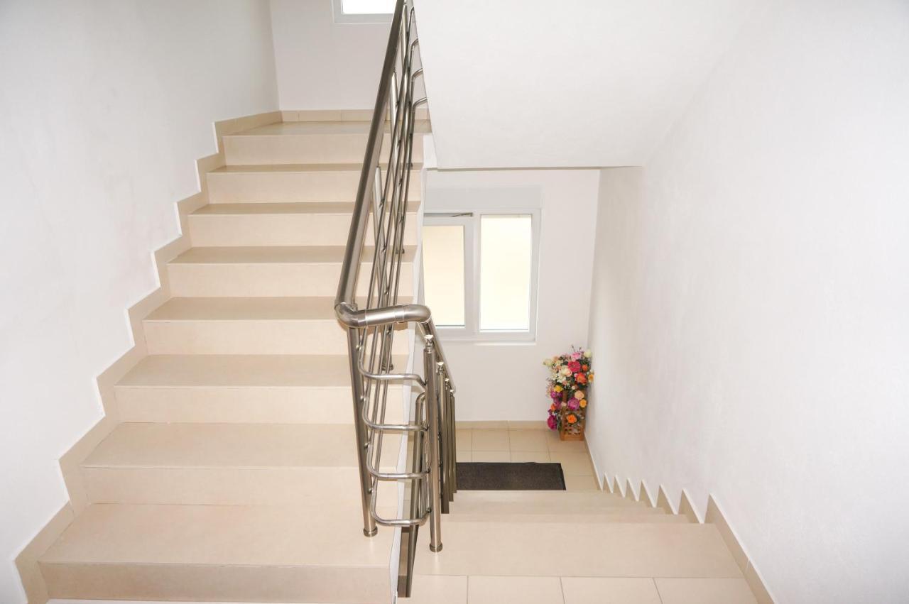 Apartments Sejla Улцинь Екстер'єр фото
