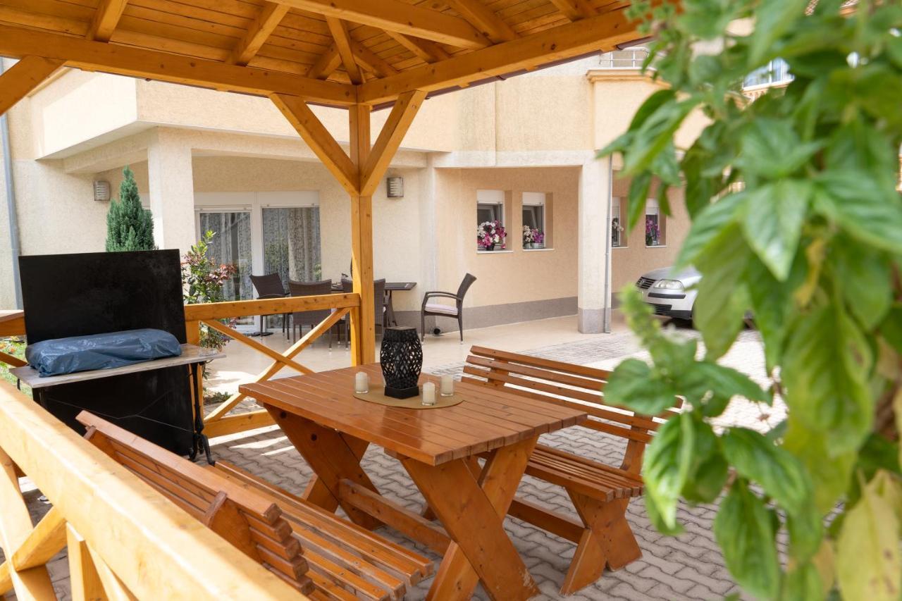 Apartments Sejla Улцинь Екстер'єр фото
