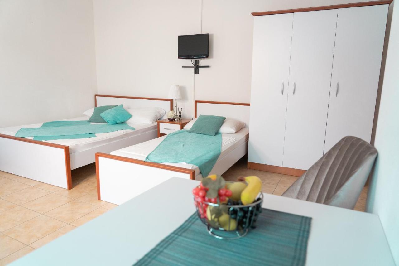 Apartments Sejla Улцинь Екстер'єр фото